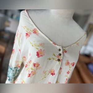 O’Neill, Women’s Large, Gauze long sleeve